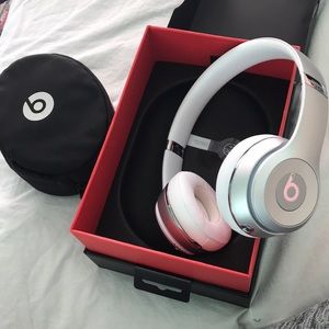 Beats Solo Wireless Headphones, Silver